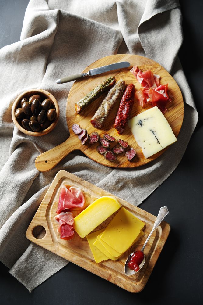 Tagliere da portata in legno di ulivo